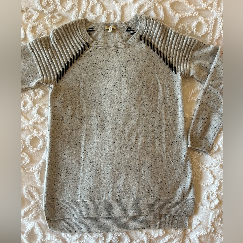 Project J cashmere long sleeve, crew neck sweater, soft grey, size XS